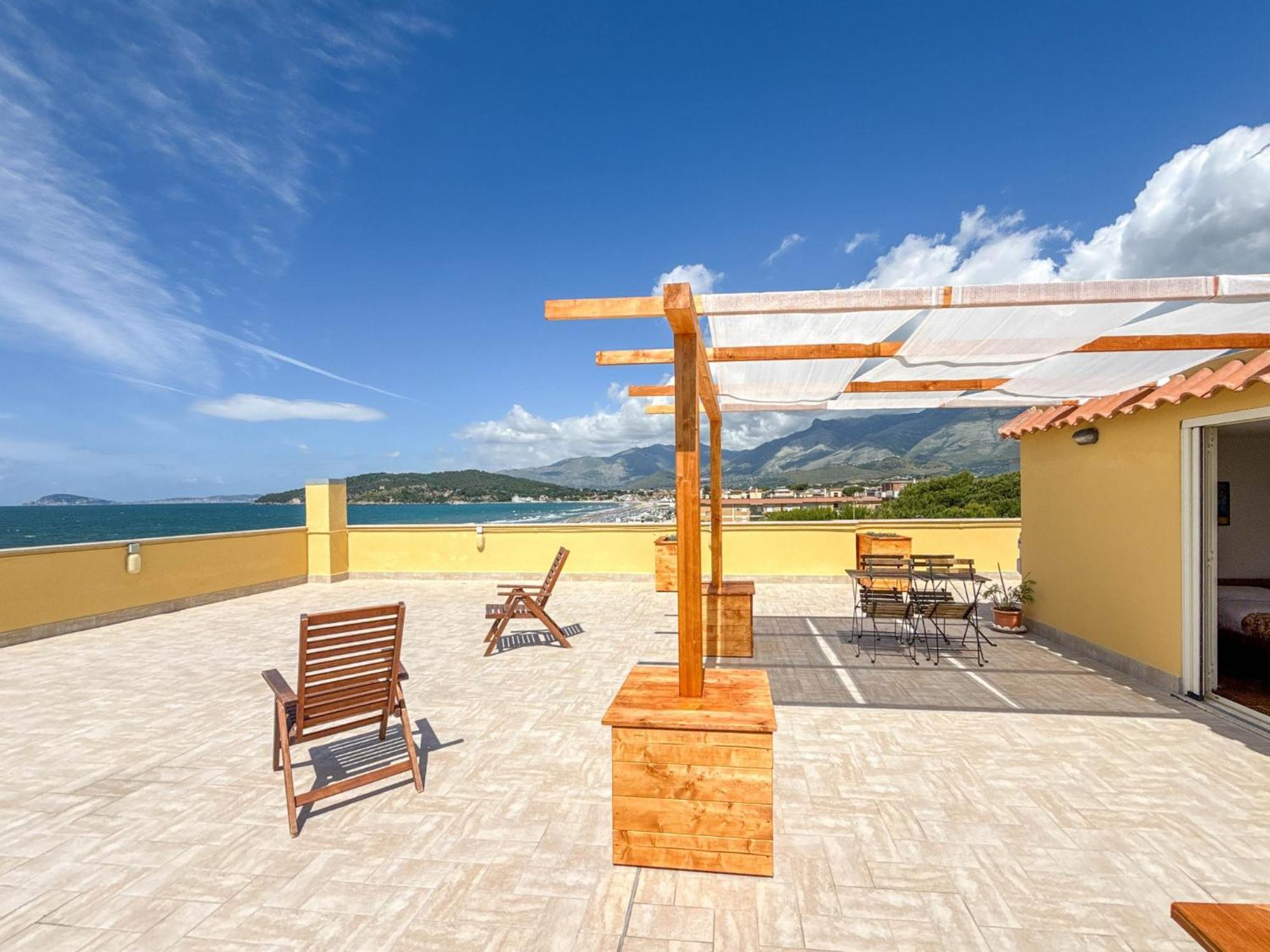 Il Mare In Giardino Apartment Scauri  Exterior photo